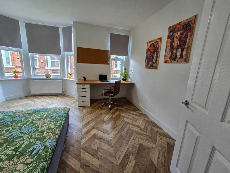 Sherwin Grove, 5-Bed Ensuite Student Home NG7 2EZ - Thumbnail 33